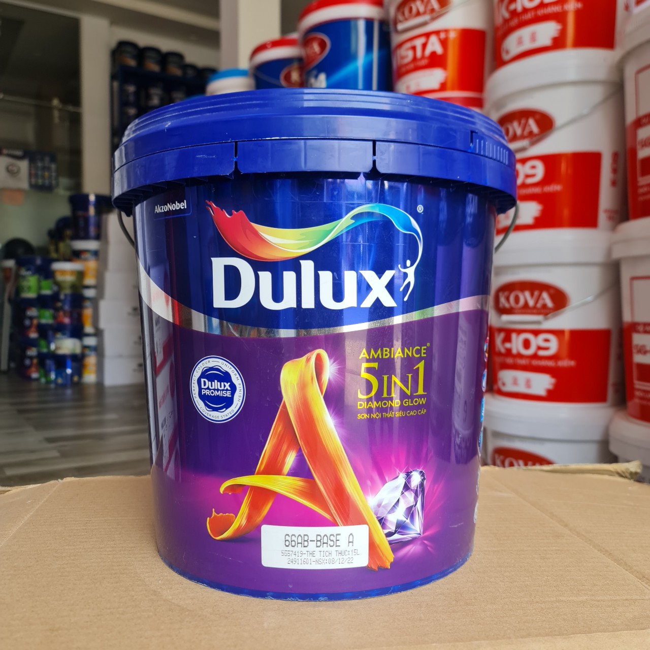 Sơn Dulux Ambiance 5in1 Diamond Glow Siêu Bóng 66AB, 5 Tính Năng Bảo Vệ Toàn Diện